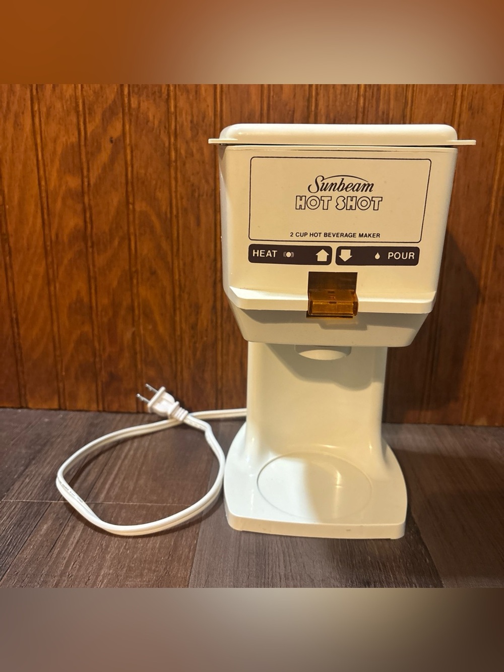 Sunbeam Hot Shot Small White Hot Beverage Maker with Amber Pour Lever